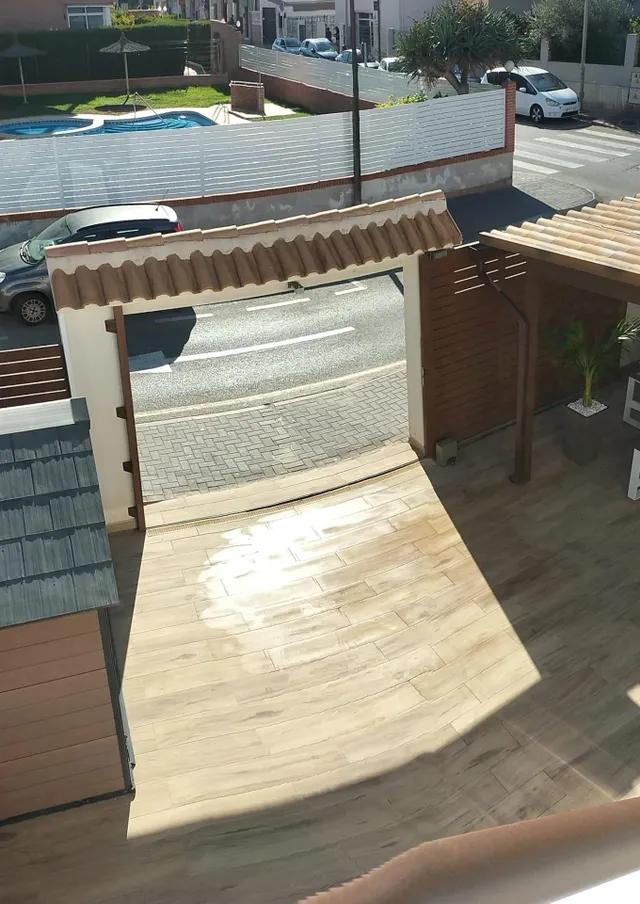 MAGNIFICO CHALET TOTALMENTE REFORMADO, IDEAL PARA PAREJAS, RODEADO DE TODOS LOS SERVICIOS — 40