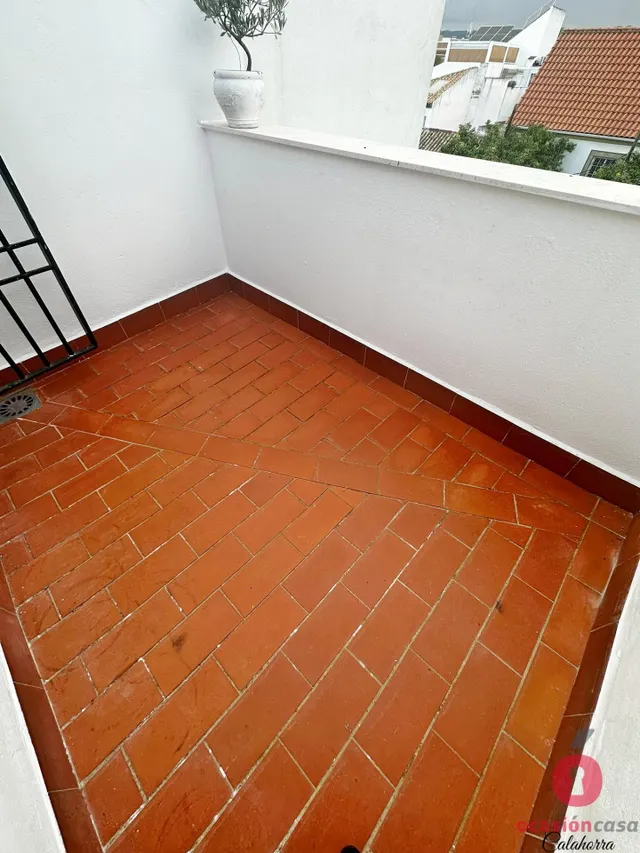 Casa del año 2005 - buen estado de conservación - zona media campo de la verdad — 25