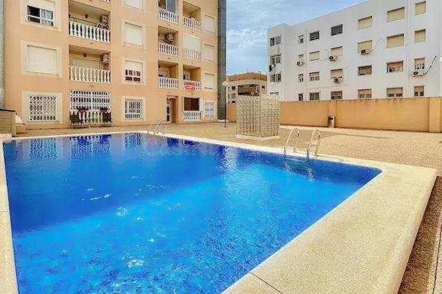 Centro! Estupendo apartamento con 2 dormitorios y 2 baños +  - foto 2