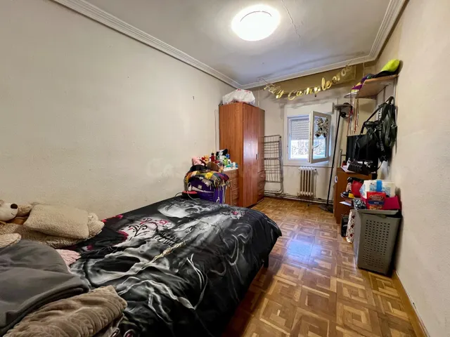 Piso en venta con cocina y baño reformados en la Chantrea - foto 4