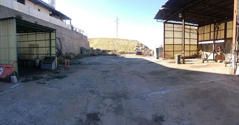 SOLAR INDUSTRIAL EN LAS CANTERAS, BARRIO DE MONACHIL
