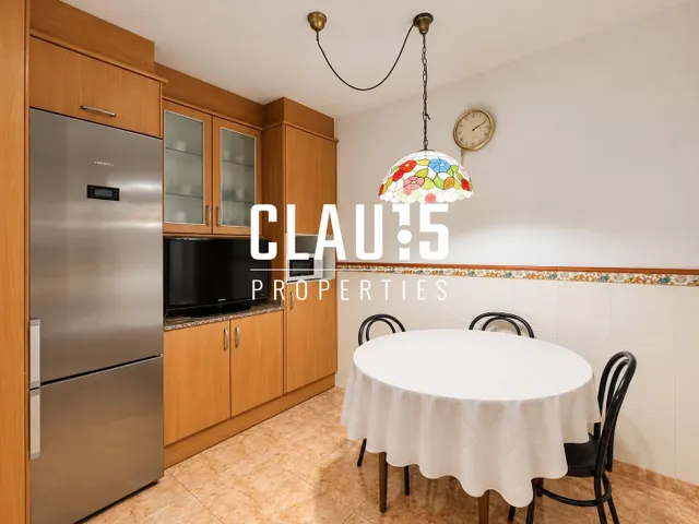 Exclusivo piso esquinero en venta a 10 min de la playa en Canet de Mar — 8