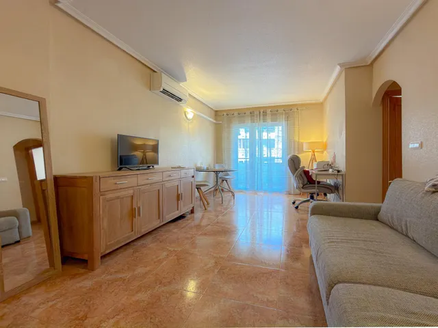 Centro! Encantador apartamento (Año 2003) con terraza confortable y vistas despejadas + 2 Piscinas comunitarias — 6