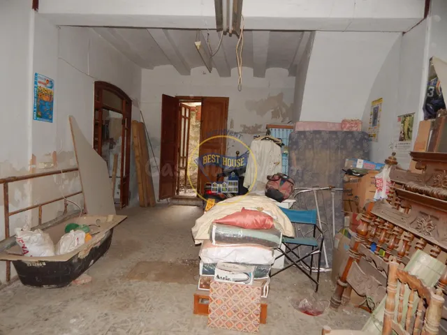 OPORTUNIDAD CASA PARA REFORMAR EN AGULLENT (VALENCIA)