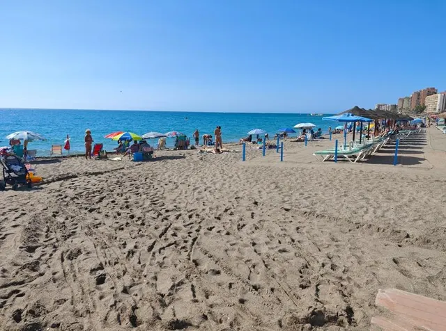 Fantástico estudio con vistas panorámicas al mar en primera línea de playa en Fuengirola — 29