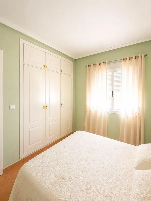 EXCLUSIVA OPORTUNIDAD | CHALET 4 DORMITORIOS | JARDÍN EN ESQUINA | SOLÁRIUM | PISCINA | ALTOS DE LA BAHÍA — 16