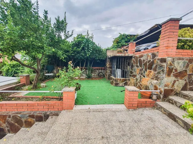 Casa independiente en venta con piscina y pozo propio en Mas d´En Gall, Esparreguera — 29