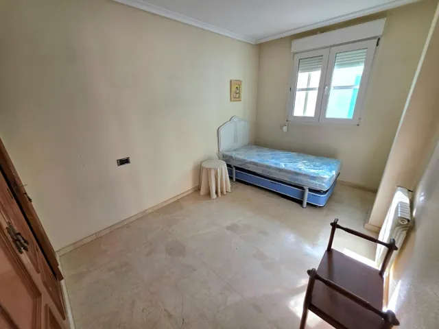 Amplia Vivienda en Alquiler con Terraza en Castellón. — 19