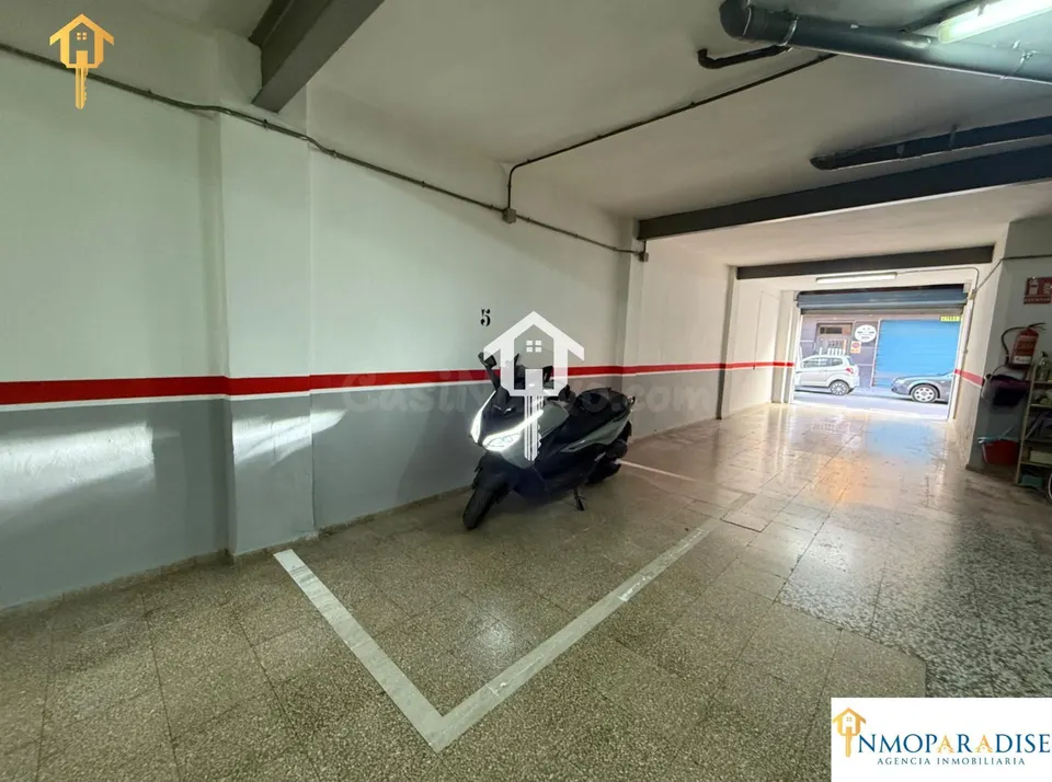 Plaza de garaje para moto en carolinas bajas, calle san carlos