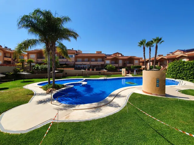 Beautiful 3-Bedroom Corner Bungalow with Private Garden and Rooftop Solarium – Novamar V, Gran Alacant — 37