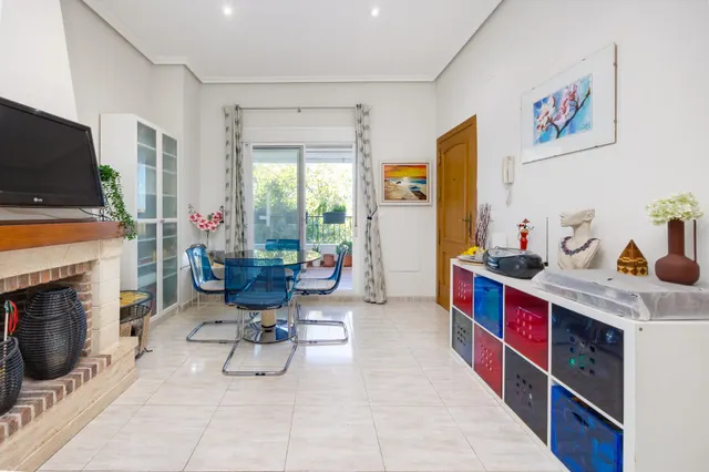 Elegante Propiedad Doble con Vistas al Campo y Acabados de Lujo — 28
