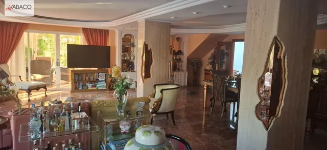 Elegante chalet con maravilloso jardín y vistas privilegiadas. — 47