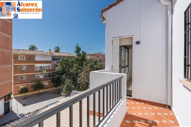 CASA ADOSADA EN MOTRIL — 27
