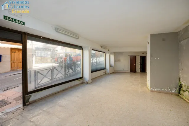 Espectacular edificio a 3 calles con vivienda y locales comerciales en pleno centro de Alhama de Gr — 8