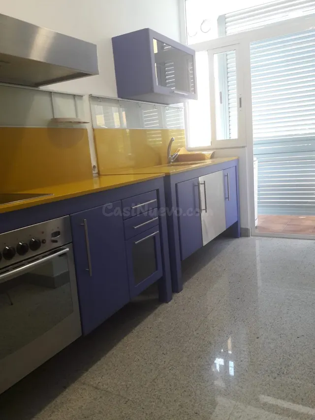 Espectacular piso de 2 dormitorios, 2 baños, amplio salón, c