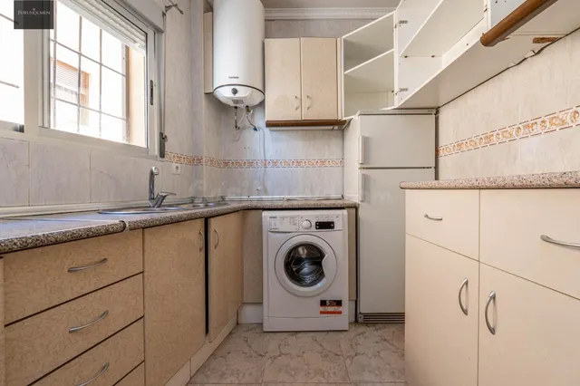 Amplia Casa en Venta en Guadix - Oportunidad de Inversión — 5