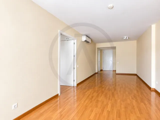 PISO EN CARRER COL.LEGI — 9