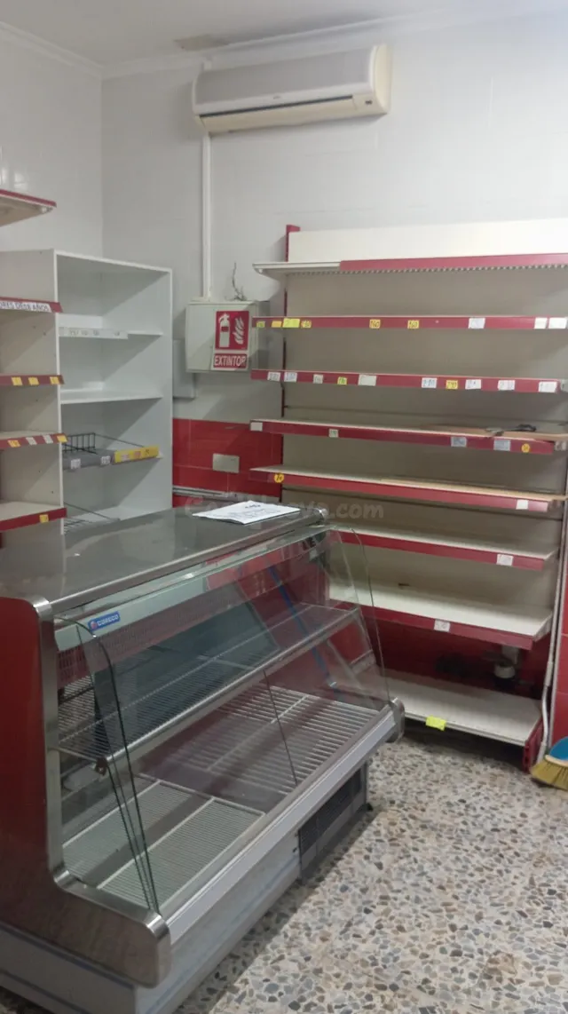 LOCAL COMERCIAL EN ALQUILER – LISTO PARA EMPEZAR - foto 4
