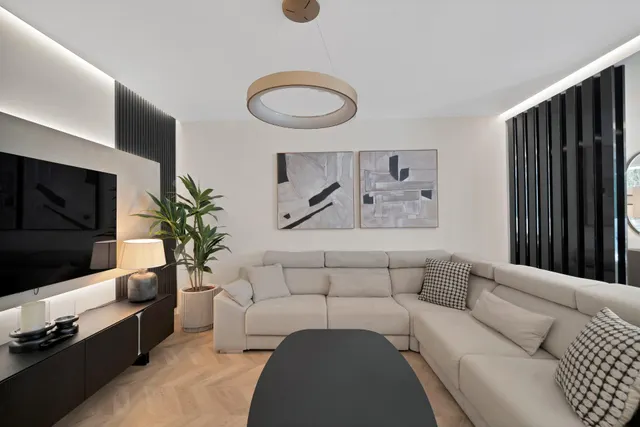 Apartamento completamente renovado en Las Tortugas de Aloha, Nueva Andalucía — 34