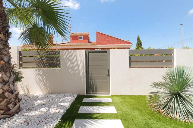 Villa 3 habitaciones 130m² en venta - Lomas de Cabo Roig — 41