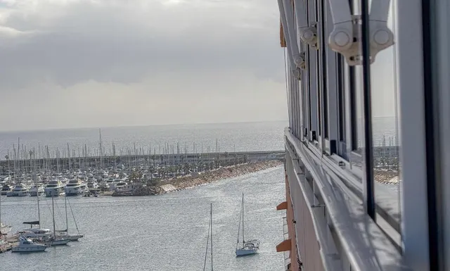 Ático reformado con vistas al mar, enorme terraza y piscina a 50 m de la playa en Torrevieja — 49