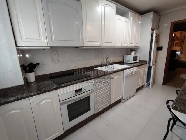 PISO DE CUATRO habitaciones SIN ASCENSOR. MUY BUENA ZONA — 21