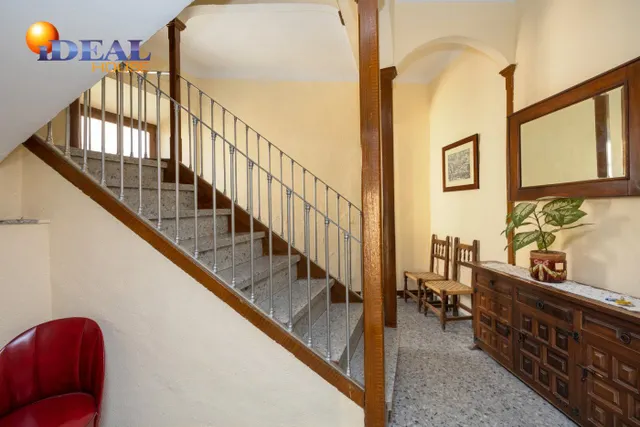Espectacular edificio a 3 calles con vivienda y locales comerciales en pleno centro de Alhama de Gr — 17