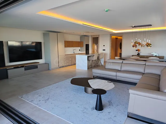 EXCLUSIVO PISO EN LA PLANTA 18 CON 4 habitaciones EN MALAGA  - foto 2