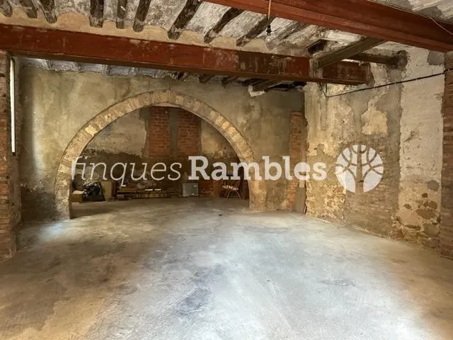FINCA PER REFORMAR A PLE CENTRE D'IGUALADA — 3