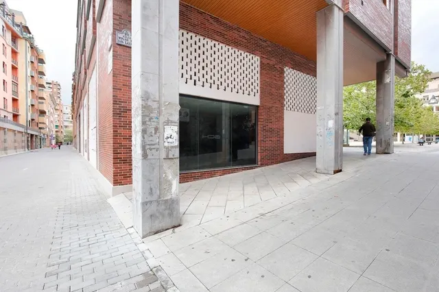 Oportunidad de inversión en local comercial al lado de Constitución. — 19