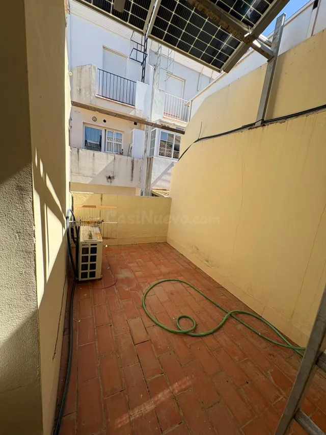 Amplia y Luminosa Vivienda con Atico en Ubicación Privilegiada Calle Vilches! — 26