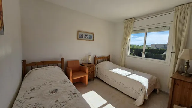 Chalet con piscina, gran parcela y licencia turística — 16