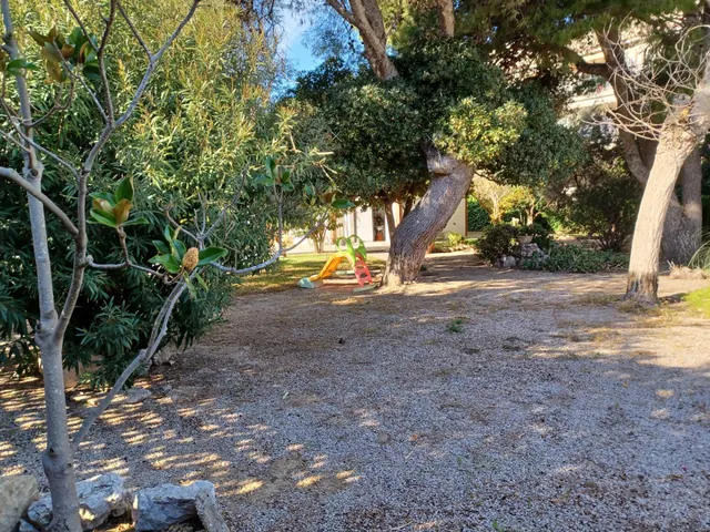 Casa única a la venta en la zona Pla de Sant Pere Les Salines Cubelles 1.170 m2 de parcela y POSIBIL — 46