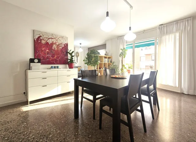 Amplio y Confortable Piso de 4 habitaciones en Barri del Poe - foto 2