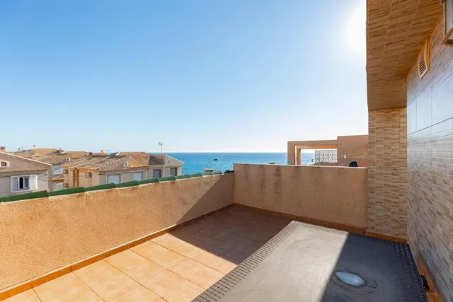 Adosado en primera línea con vista al mar — 38