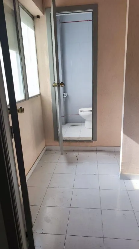Local comercial 257m² en venta - Sur — 7