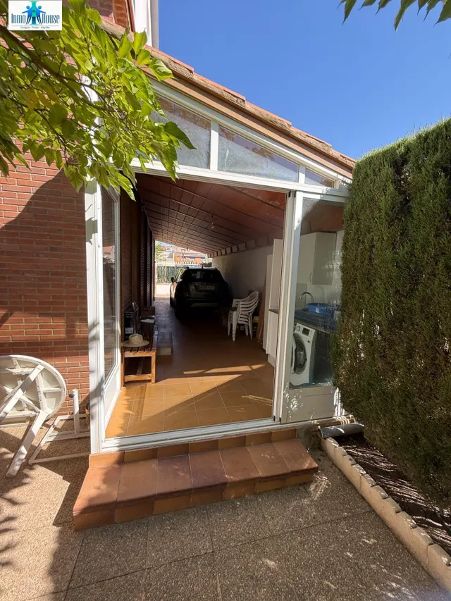 INMOHOUSE VENDE PAREADO — 41