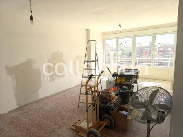 Tu próximo hogar en Avenida del Cid te espera: luminoso, cóm - foto 4