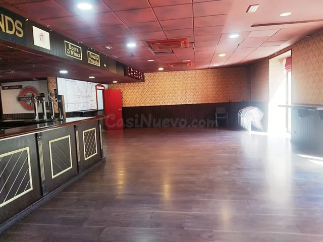 Amplio Local Comercial en el Corazón del Casco Histórico de 