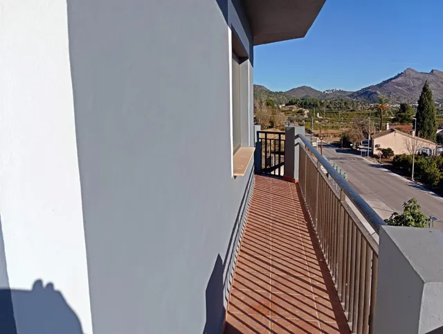 Edificio con restaurante en Tormos — 17