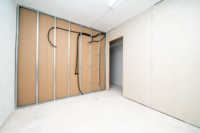 LOCAL DE 284 m2 EN ZONA CASTILLO DE BELLVER — 24
