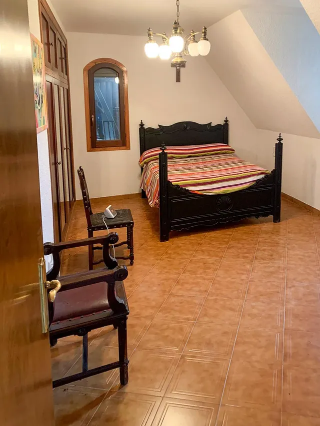 Finca rústica singular en parcela de 2.296 m2 con piscina, amplio garaje y pista de tenis. — 28