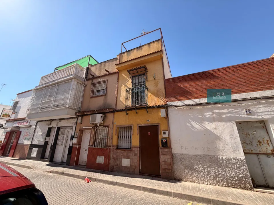Casa a reformar en La Plata con azotea visitable