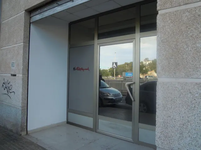 GANDIA (JUZGADOS NUEVOS) - LOCAL COMERCIAL - SE VENDE — 17