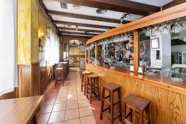 VENTA DE RESTAURANTE-ASADOR Y VIVIENDA EN ALBOLOTE (JUNCARIL - foto 2