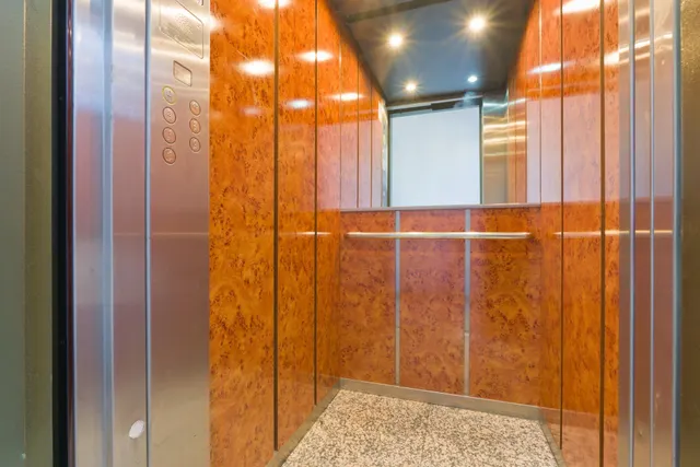 Piso en el centro de Armilla con patio privado de 66m — 27