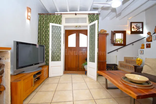 Casa de pueblo con terraza en Muro - foto 2