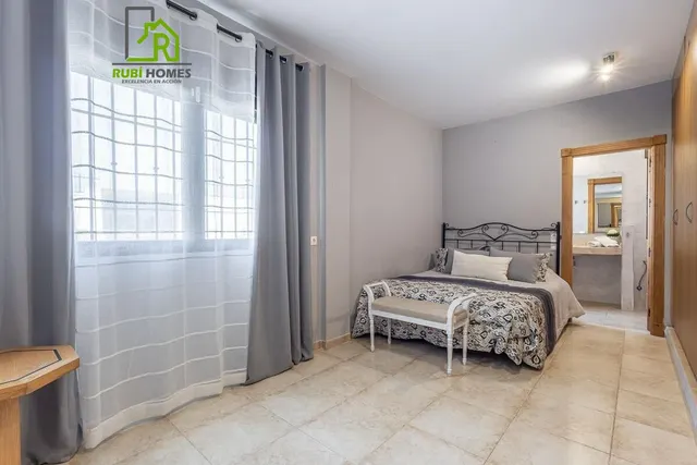 Chalet independiente con pozo propio y placas solares — 15