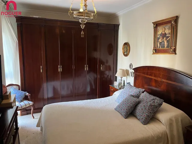 PISO ZONA ZOCO DE CUATRO DORMITORIOS , DOS BAÑOS , TERRRAZA Y  ASCENSOR — 7