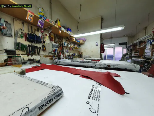 LOCAL COMERCIAL EN MADRID Y NEGOCIO, OPORTUNIDAD PARA INVERTIR. — 13